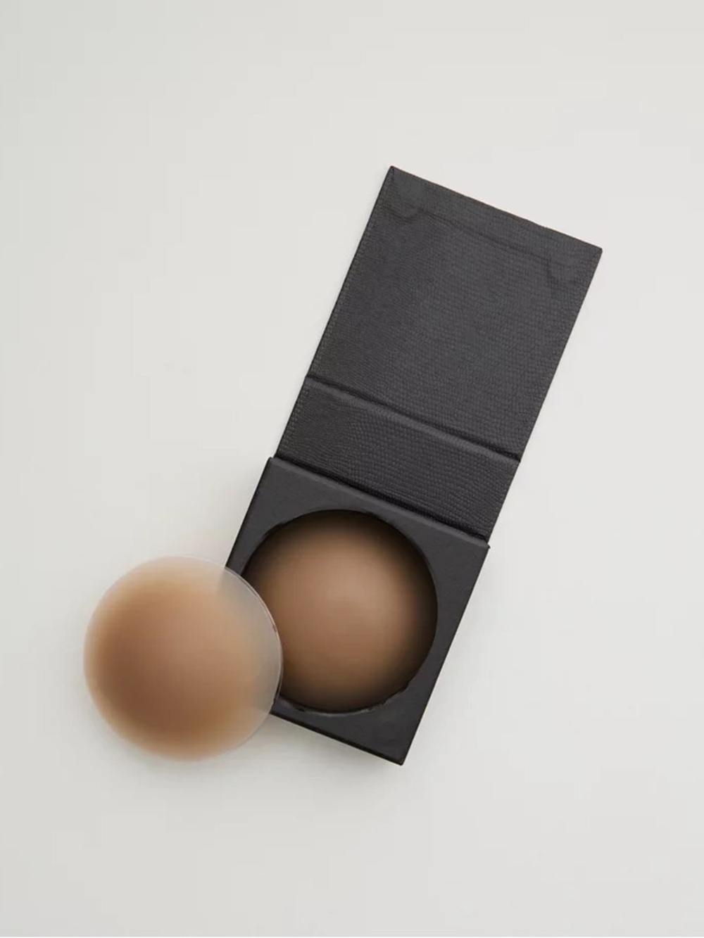 Nippies Adhesive Nipple Covers in Caramel SZ 1 (A-C) NIB MSRP $29 - Picture 2 of 5